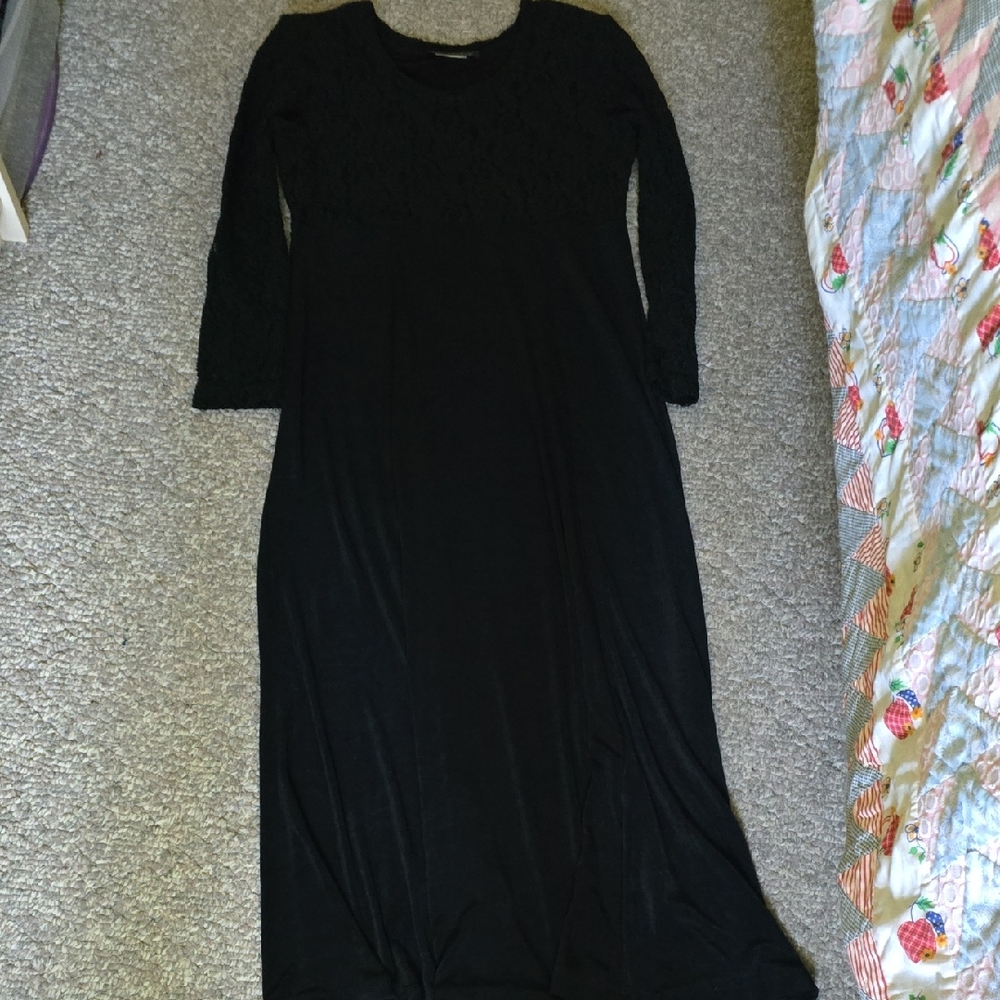 Elegant Black Lace LYCRA Maxi Dress